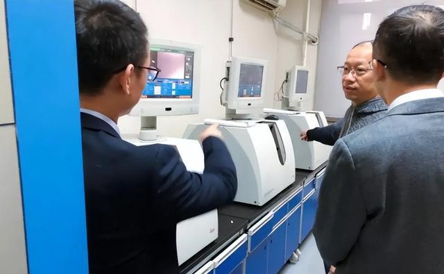 穿衣搭配|博士求职月薪5千被拒，赴美研发冷核聚变年薪1.2亿美元？本人回应