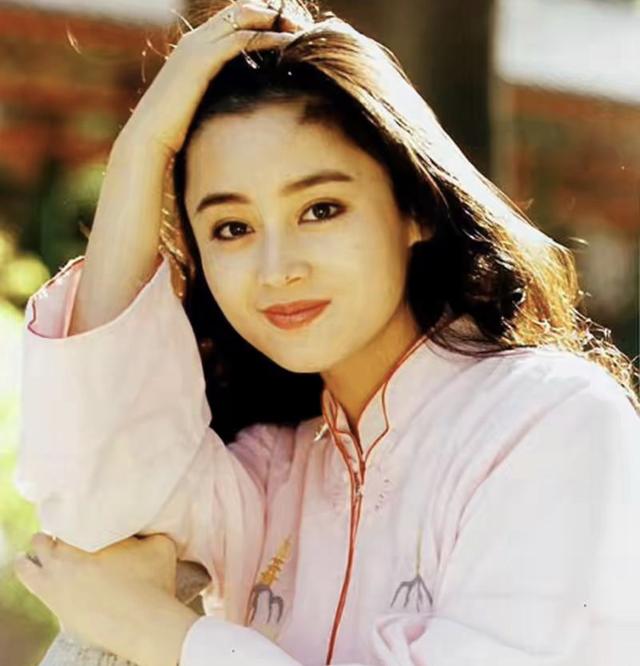 董洁|“花期太短”的10位女星，当初惊为天人，再见毫无灵气，沦为路人