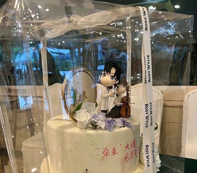 蓝天野|肖战新剧杀青显疲态!没有路透压力,他终于穿上短袖了