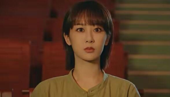 滤镜|杨紫年后首秀!山根变粗、新娘头影楼风,她啥时候能辞掉造型团队