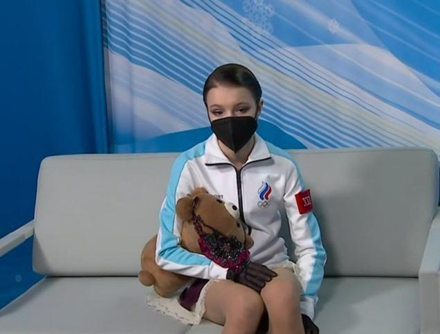 国际滑联|牺牲小我！瓦利耶娃：我是故意摔倒的！国际滑联点评：崩盘！
