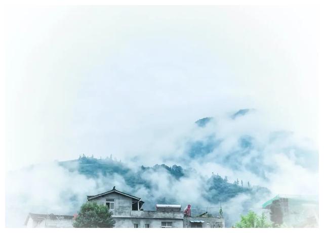 磨西古镇|地震前两个小时,她拍下了震中最美的雪山