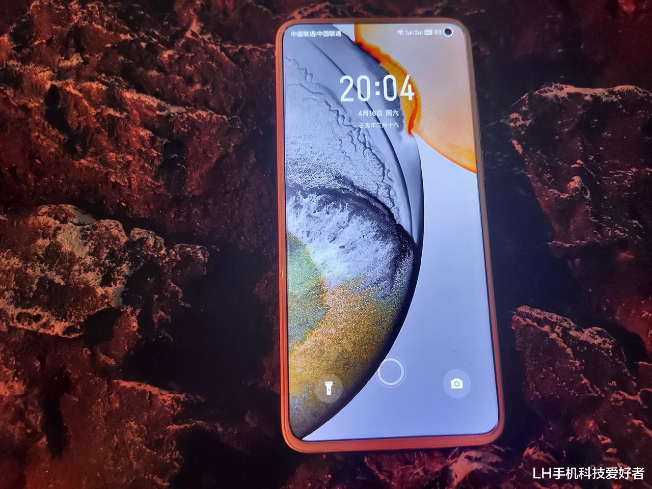 红米手机|适合学生使用的手机，红米和真我互不相让，价格和配置都很均衡