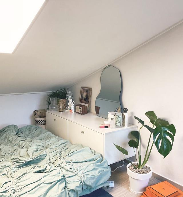 90顶楼,上下2层还带阁楼、露台,小夫妻俩装修下住也太爽了!