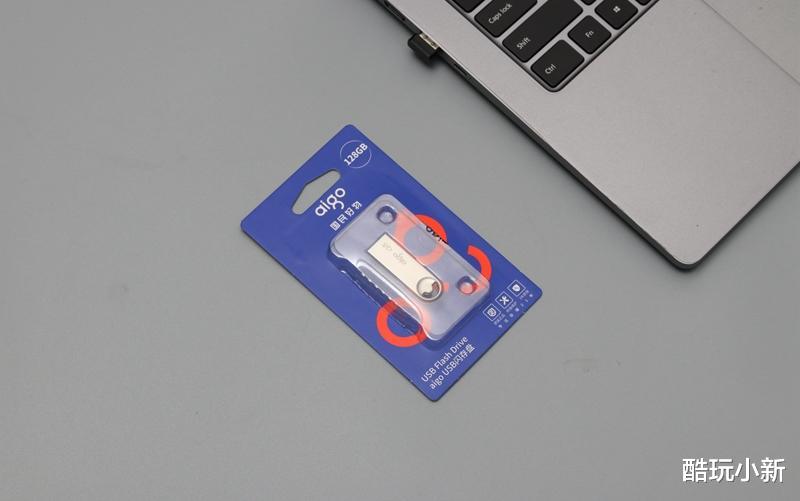 aigo|全金属机身,小身材大容量 aigo U盘USB3.2高速体验