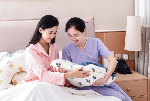 坐拥60多万粉的女网红,身份被曝光,曾是一名虐待新生儿的护士