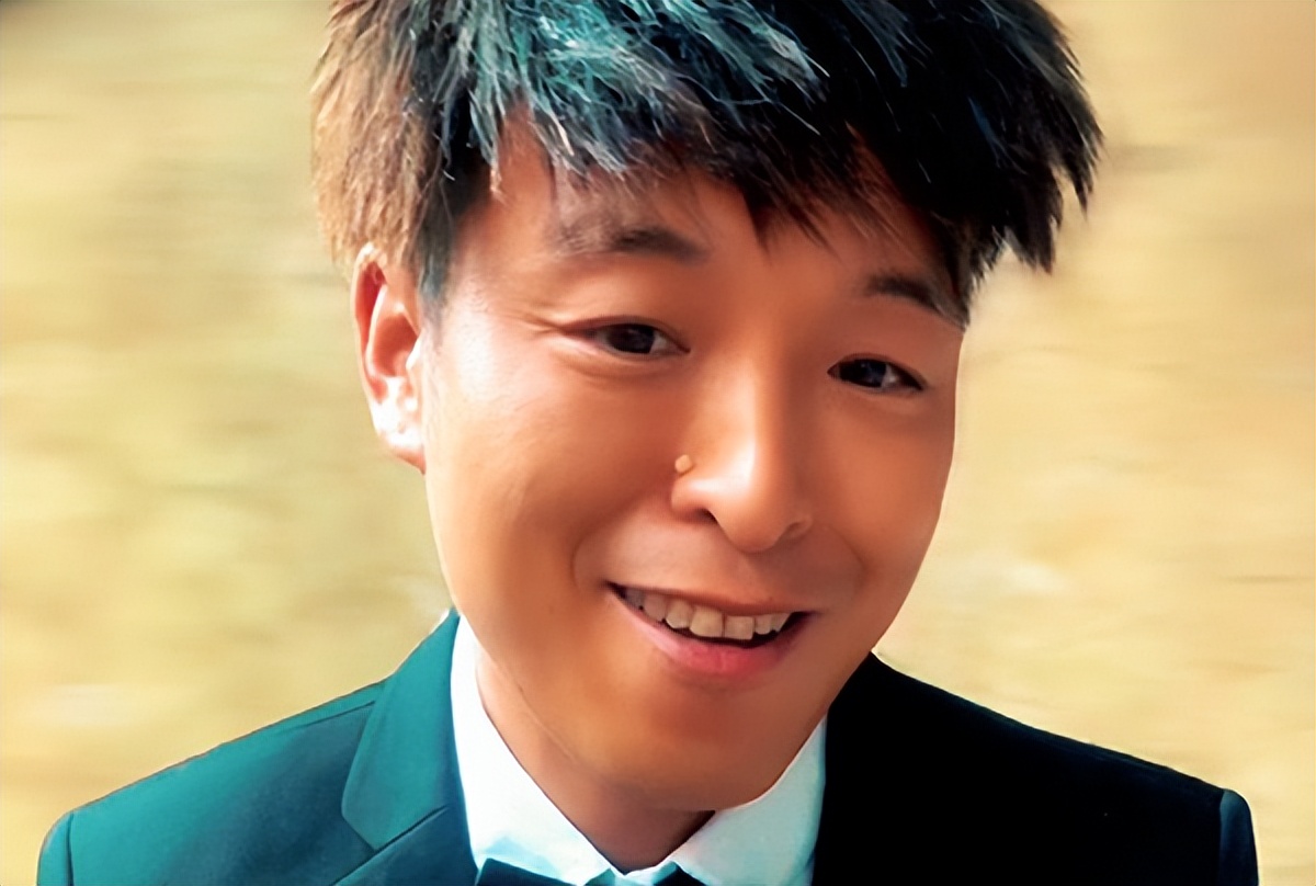 王宝强|王宝弱黄小渤组“强渤组合”,直播卖惨求打赏,网友早已看穿