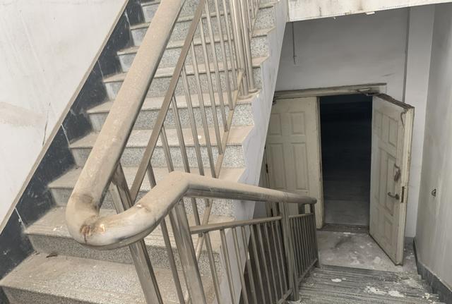 别墅|有钱任性?数十栋“东湖别墅”空置近10年,无人入住!