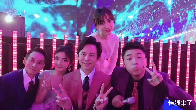 谢娜|谢娜官宣话剧新作，快乐家族4人步入新赛道，只有1人还在原地停留