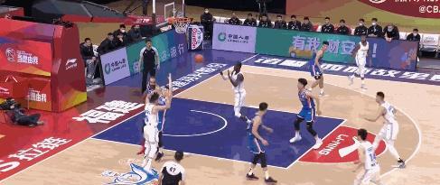 四川20分大胜福建：结束8连败送对手7连败哈达迪准三双