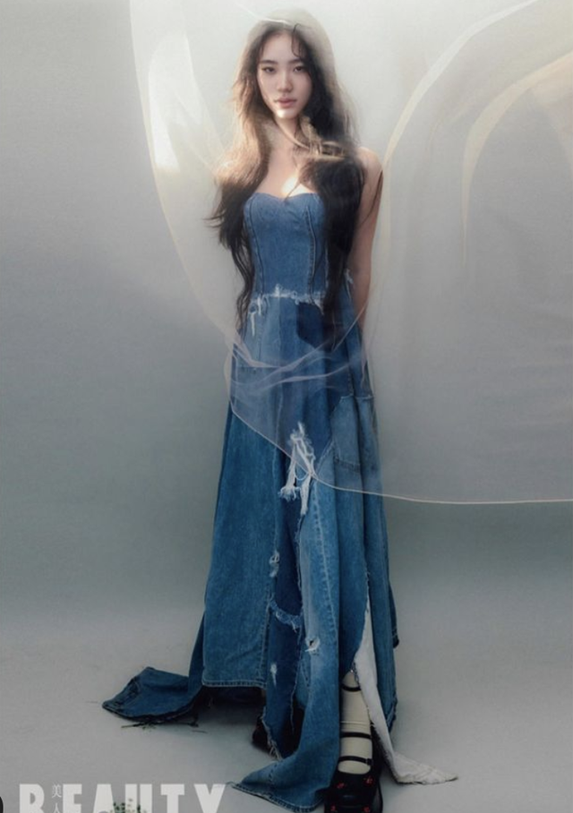 小S|小s15岁二女儿拍大片，和大s小s及姐姐登上同一杂志，画风成熟