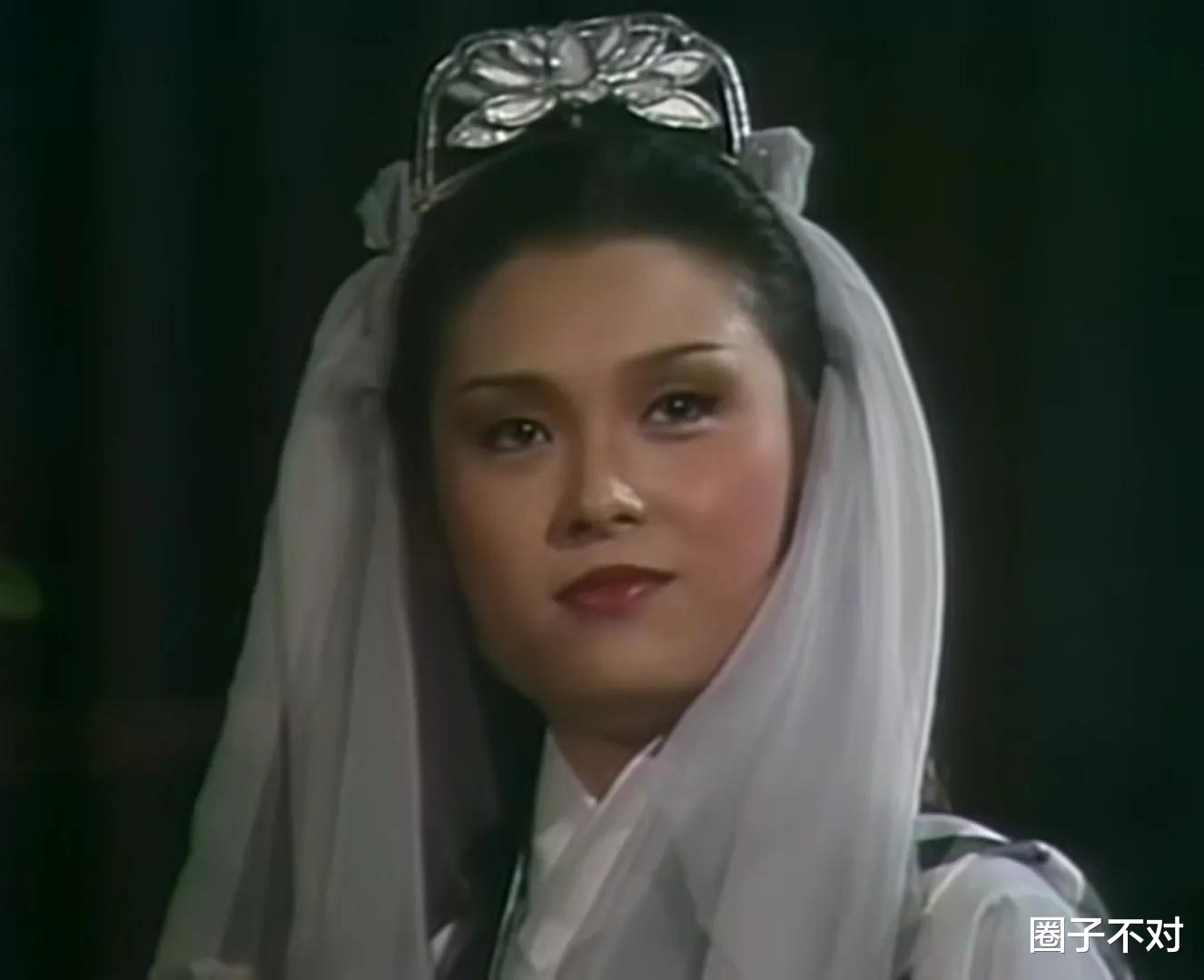 李莫愁|疯批美人“李莫愁”别硬演，有人美如仙女，有人似大妈，差距真大