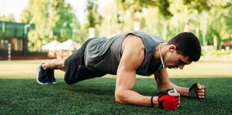 肝脏|肝癌善于“伪装”,提醒:酒后若有3种现象,可能是肝病来临的预兆