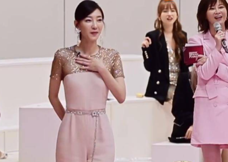 王丽坤|“素颜女神”王丽坤未来迷茫,一笑沁心被徐克看中,如今口碑崩塌