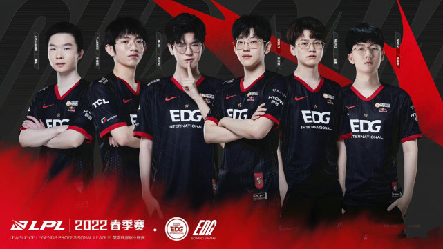 edg战队|EDG横扫JDG，官博晒出厂长后台和Uzi同框照，doinb爆料真相大白了！