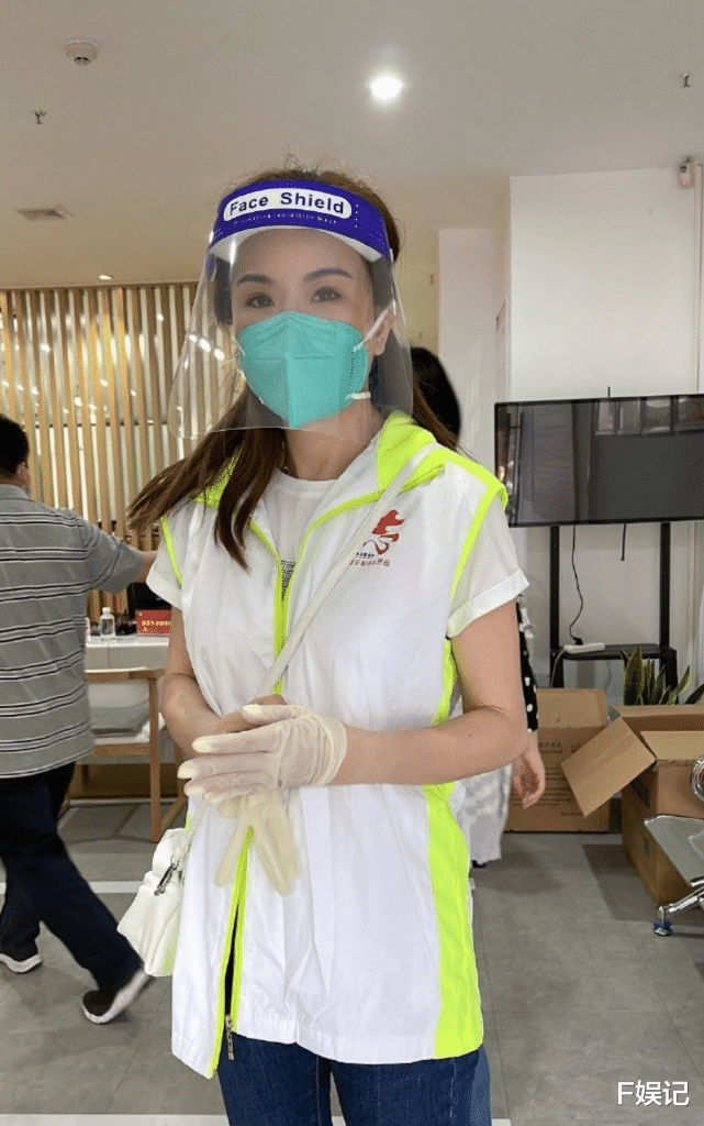 李亚鹏|除了麦长青TVB女艺人张文慈也在广州当防疫志愿者