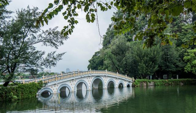 肇庆|肇庆市区有个“水墨画境”，景在城中不见城，有岭南第一奇观之称