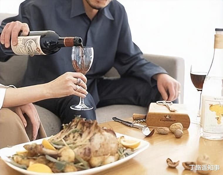 地铁安检|职场喝酒不要紧,就怕遇到3种人