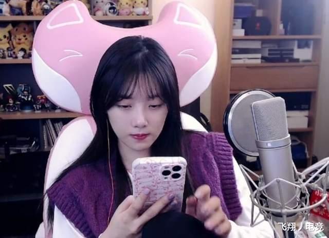 明星素颜|又一个井川里予？小钰素颜出镜却吸粉无数，Rookie太有福了