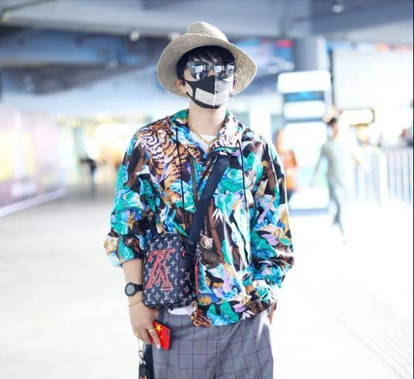 王蓉|“被精神病”王蓉的娱圈落魄史：我看到了成年人最大的体面