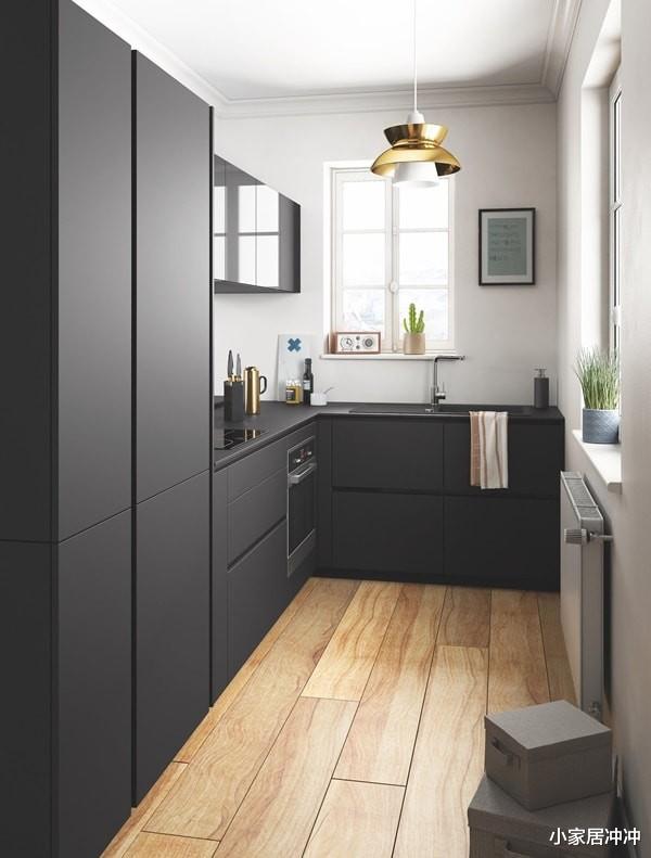 使用油烟机要不要关上门窗?难过厨房烟雾缭绕