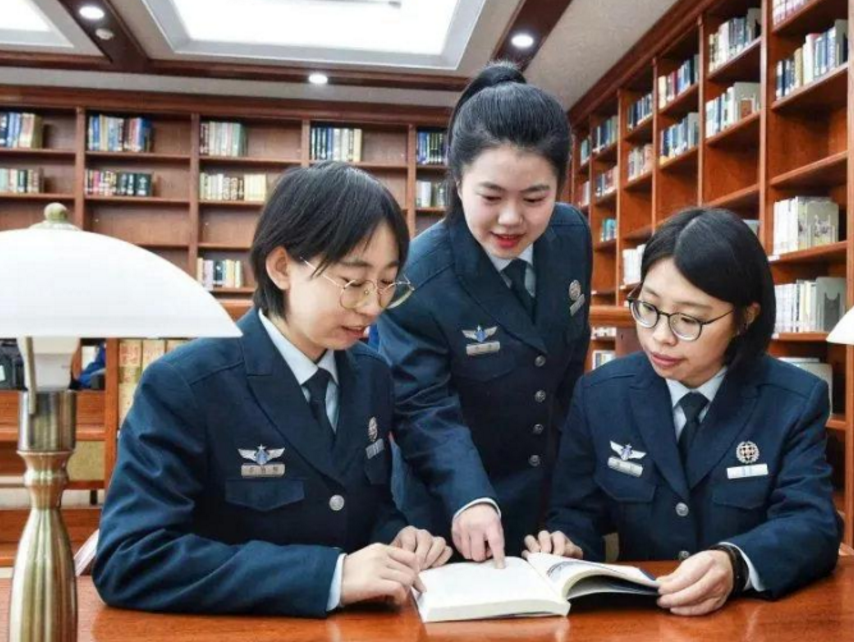 文职|军队文职招聘“爆冷”？收入可观待遇优厚，却鲜有人报考！