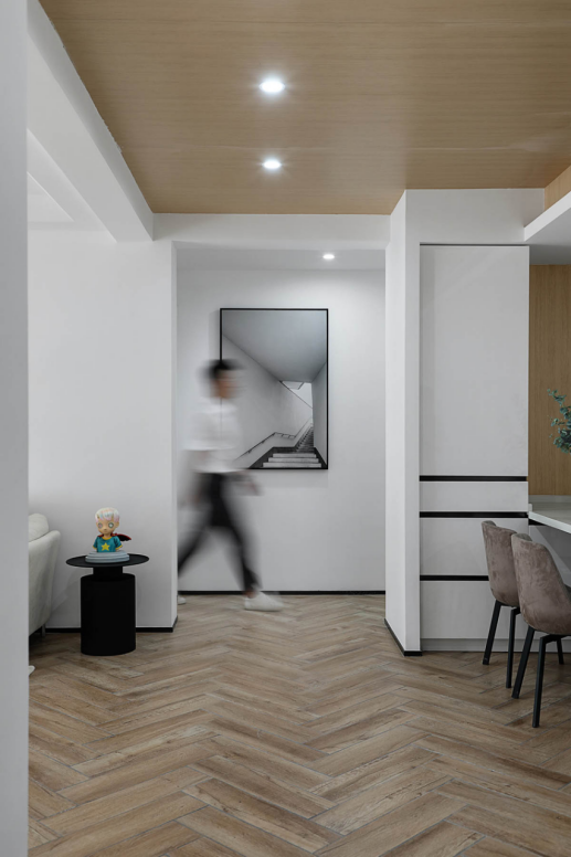 不会挂画才说挂画没用!这份指南能让墙有高级感,照片墙也能