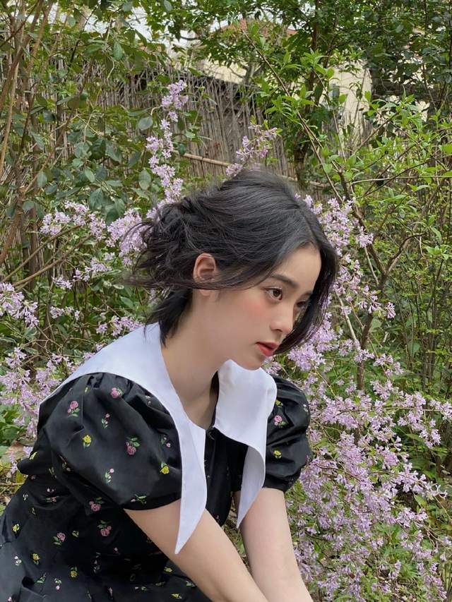 欧阳娜娜|欧阳娜娜穿上小花裙颜值爆表