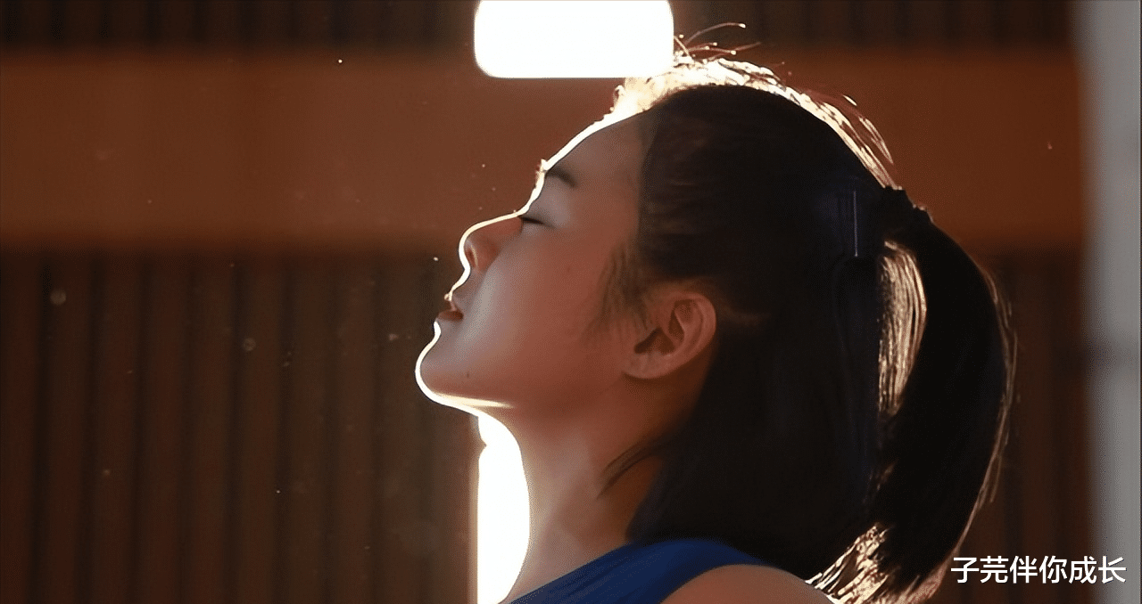 女孩给父母20万,父母偷偷给弟弟买套房,女子哭了:说好存嫁妆的