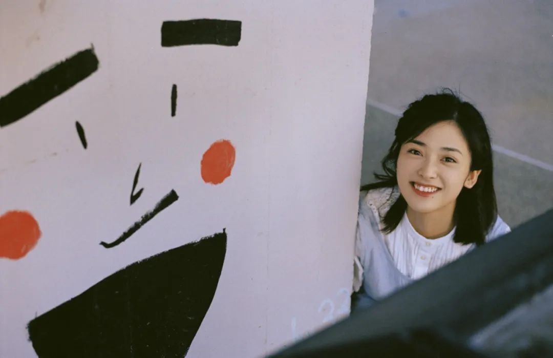 迪丽热巴|救命,内娱看不上的沈月,已经火遍越南了!