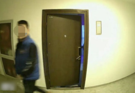 年轻女租客“爱情买卖”,被对门记录,十余人光临门槛都被踏破了