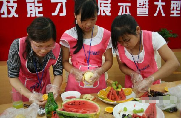 大学生|“新兴岗位”大批招聘，平均薪资9600元，想找工作的大学生别错过