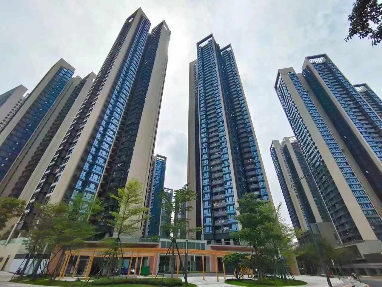 深圳市|花63w买深圳万科28栋花园精装两房值得吗