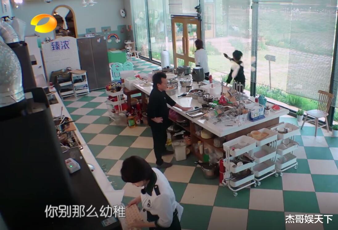 尹正|章若楠的“欠揍”让《中餐厅》封神，尹正的抱怨让节目找到了出路