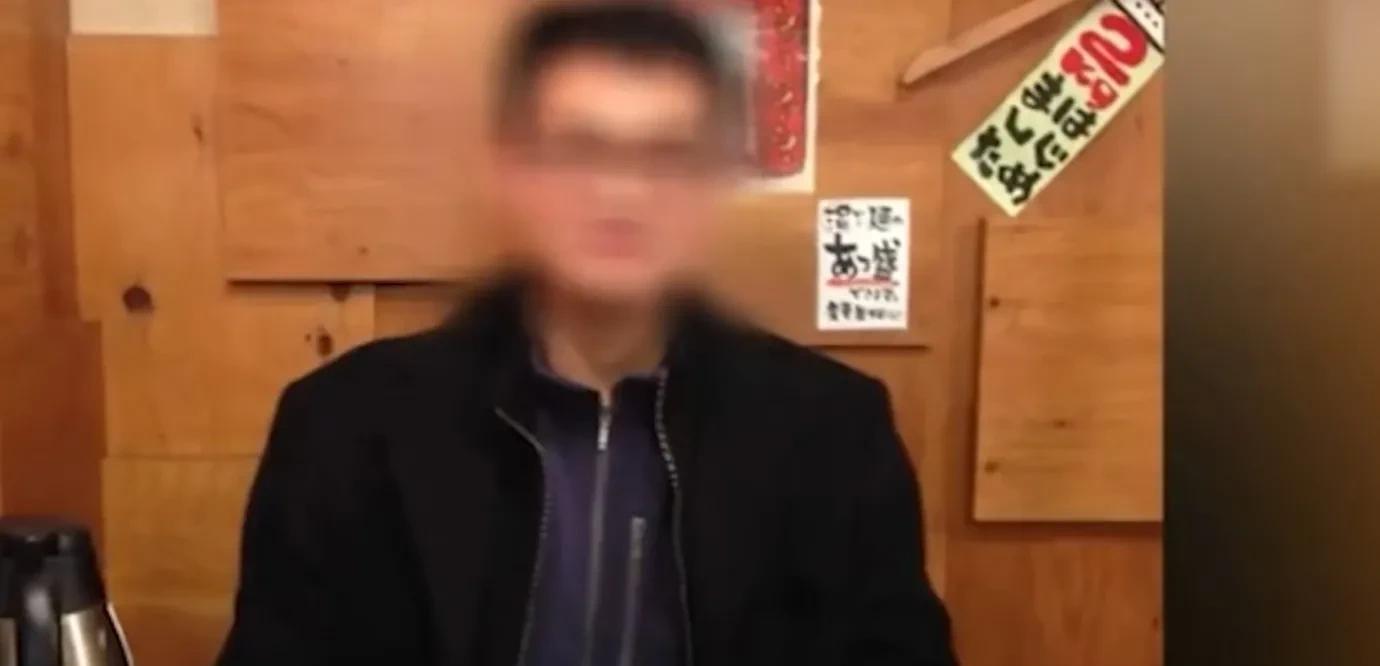 女博士患癌症，副教授丈夫下跪乞求妻子放过他，妻子说她只想活着