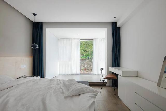 140㎡现代简约,空间洁净朴素,家具文艺舒适,惬意从容又高级