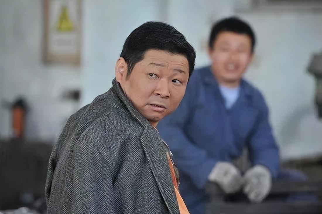 演艺圈|演艺圈这4位又丑又矮的男演员,凭啥还能娶得美娇娘