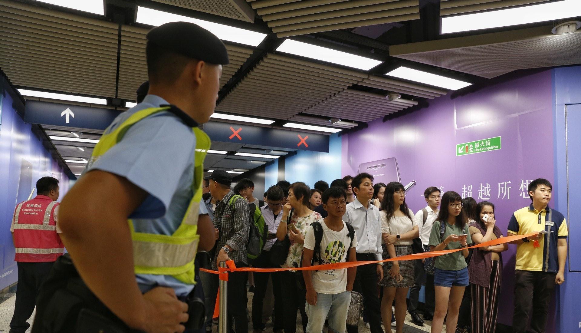 黄金救援不足6分钟,警察10多分钟才到!香港兰桂坊不做梨泰院