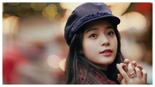 欧阳娜娜|强吻、撩汉、乱认爸爸，这些明星没有分寸感，还是借机“耍流氓”