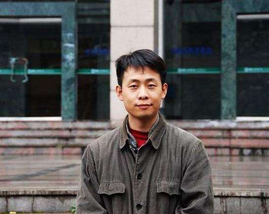 张译|从草根逆袭成影帝,妻子二婚丁克还带娃,张译到底图钱琳琳啥?