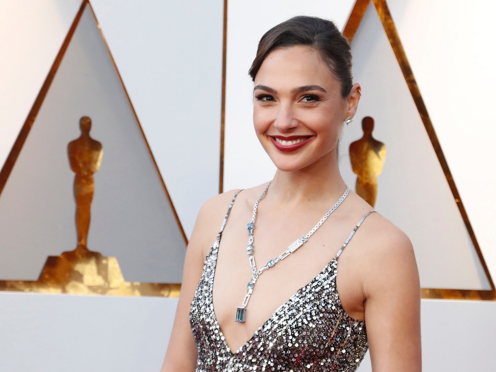 明星 明星做自己有多难？霉霉新歌改用神奇女侠同款唇膏竟是如此寓意