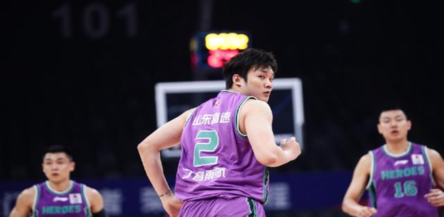 山东男篮|山东男篮做出决定，正式放弃功勋老臣，NBA强援或联手丁彦雨航
