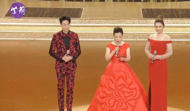 谢霆锋|香港回归晚会落幕!刘德华、谢霆锋、陈伟霆同台,谭咏麟多次登台