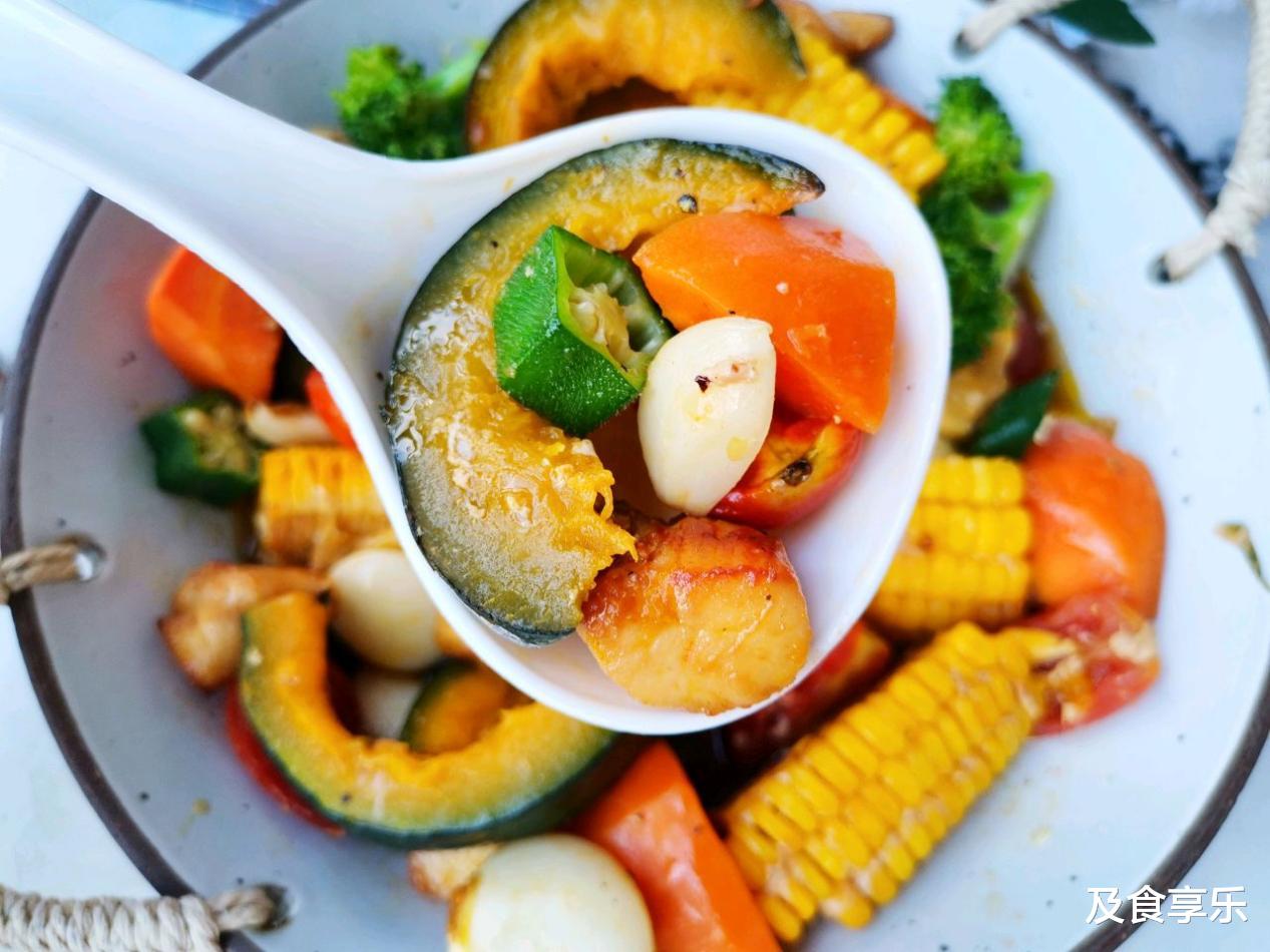 穿衣搭配 鸡胸肉烤时蔬,荤素搭配营养高,低脂低卡又美味,简单零失败