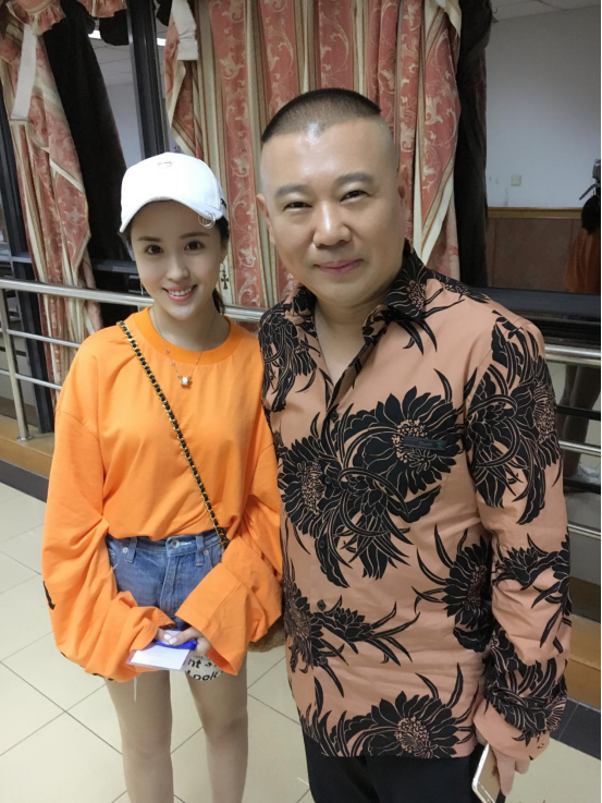 赵本山|15年前，离开赵本山的“赵四”关小平，如今住500万豪宅，开酒厂