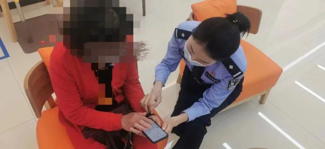 浙江一66岁大妈存了120万私房钱,刚来到银行,就已经被人盯上了!