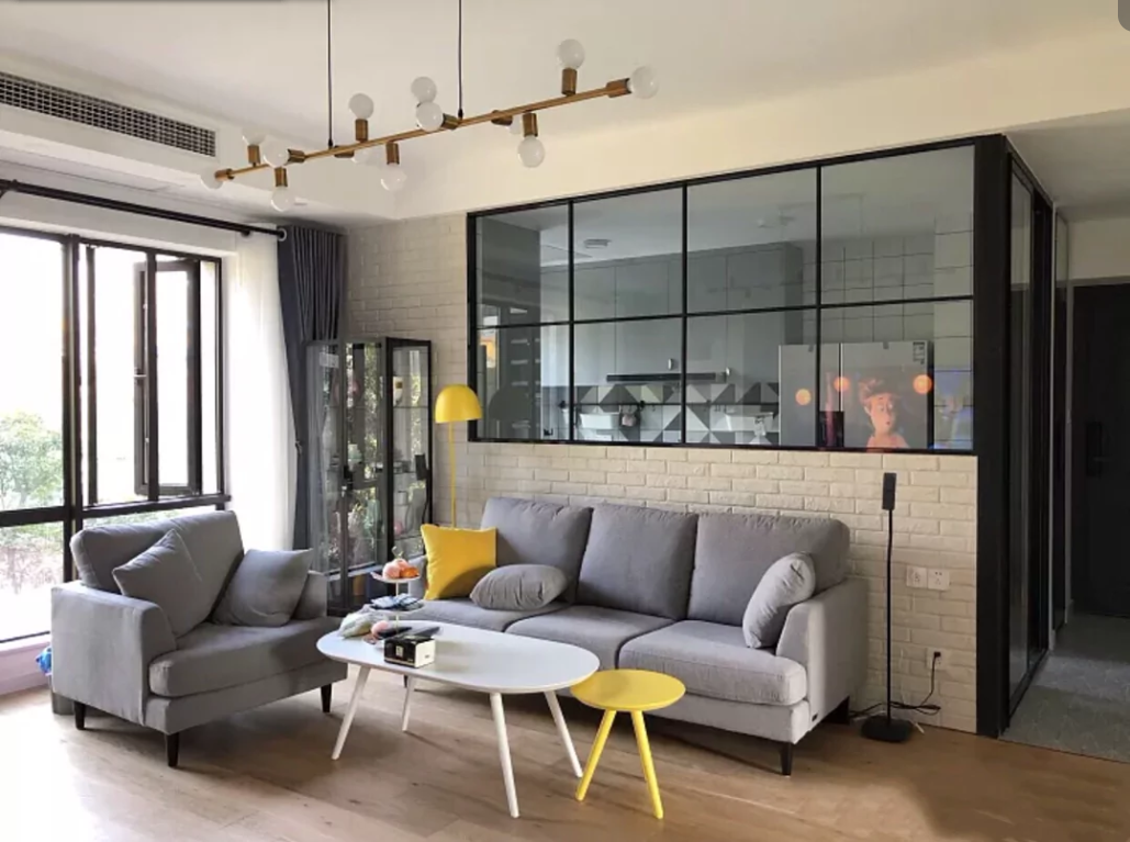 装修是真烧钱,四居新房砸了40W,玻璃墙厨房太漂亮了