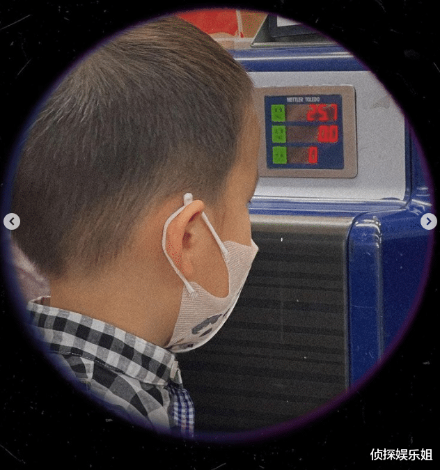 黄磊|黄磊三个儿女罕见同框,多多带着弟弟妹妹画画,和睦温馨超有爱