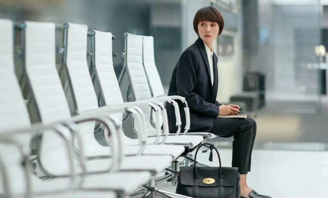 袁泉|《玫瑰之战》女律师pk：袁泉戴积家，俞飞鸿戴江诗丹顿一身珠宝