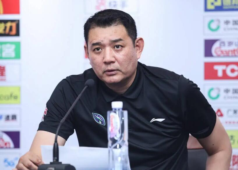 巩晓彬|山东男篮后继有人！巩晓彬儿子正式出道，坦度媲美詹姆斯奥尼尔